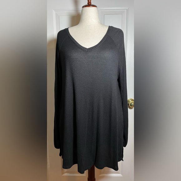 Lane Bryant Tops - Lane Bryant Women’s Black V-Neck Ribbed Top